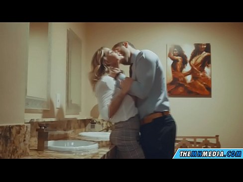 ❤️ 当一个胸大无脑的金发女郎在公共厕所里勾引你时 ❤️❌ Sluts。at zh-cn.amourpassionfever.ru